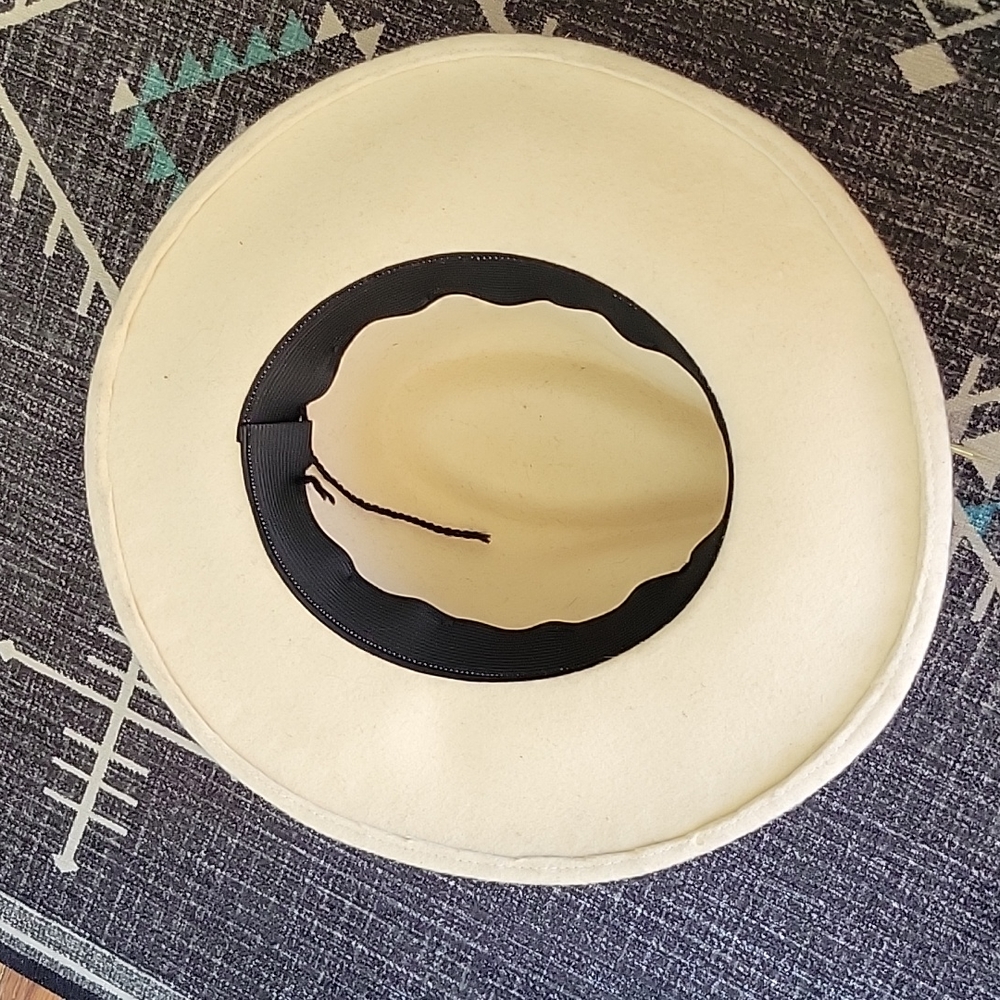 Handmade in Mexico Cream Wool Felt Flat Brim Adjustable wide brim hat - Picture 4 of 4